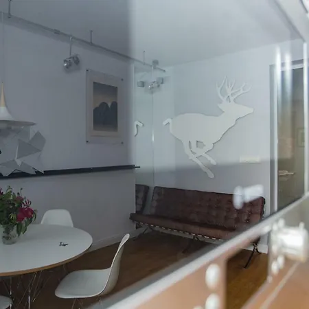 White Mirror Apartment, Old Town, Sobieskiego Lejlighed *