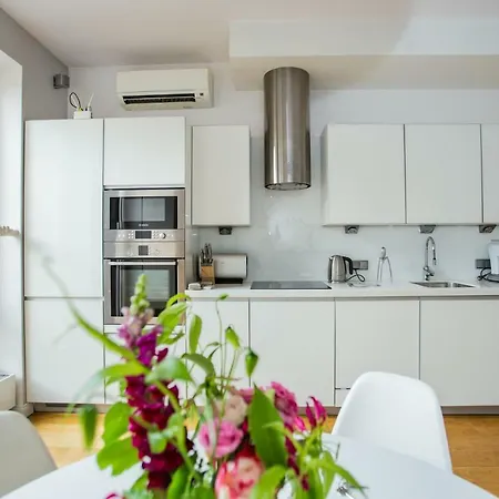 White Mirror Apartment, Old Town, Sobieskiego *